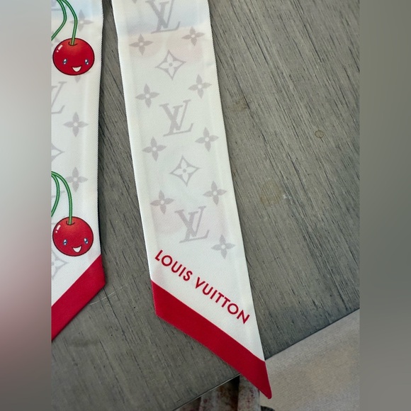 Louis Vuitton x Murakami Cerises Cherry White Bandeau Silk Scarf- NIB - Picture 7 of 7